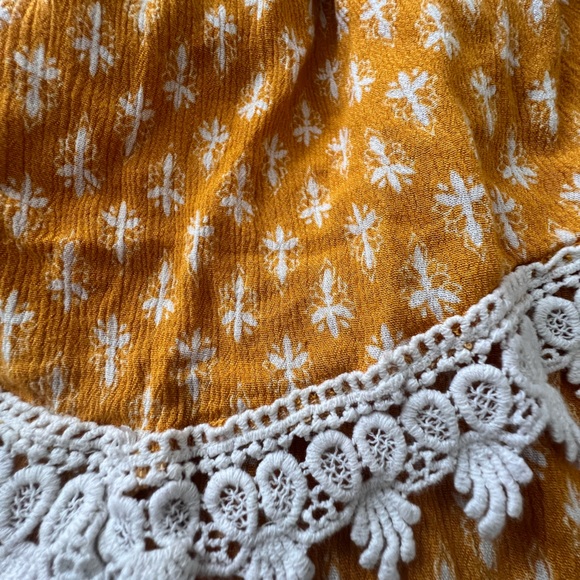 Yellow Sleeveless Romper - Picture 2 of 3